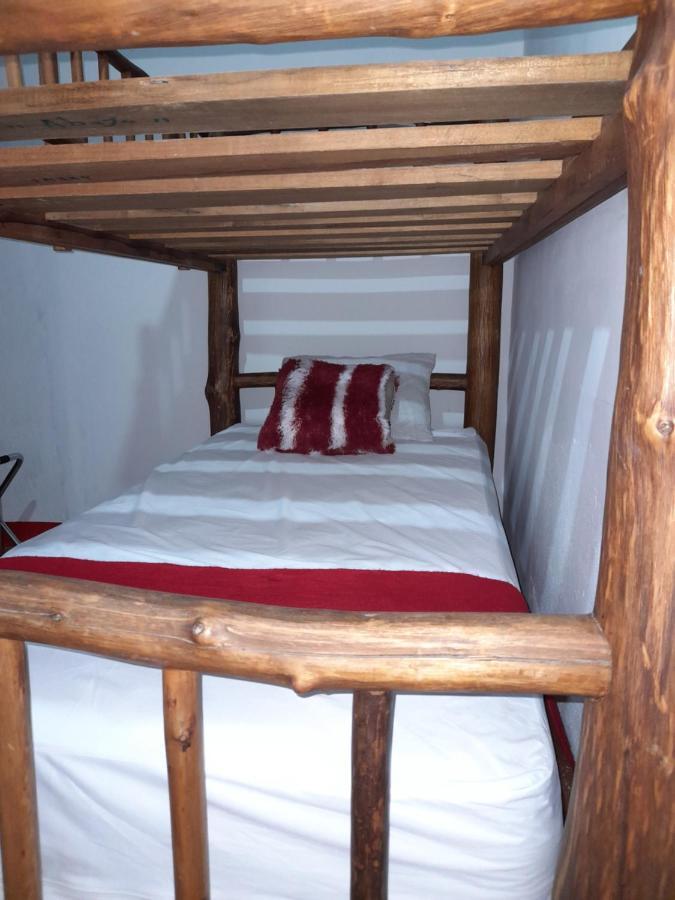 Hostal Blood Moon Рио Дулсе Екстериор снимка